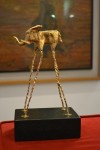 8è Festival Internacional del Circ Elefant d'Or  Trofeu Oficial del Festival, l'elefant dalinià (©Fundació Gal·la Dalí